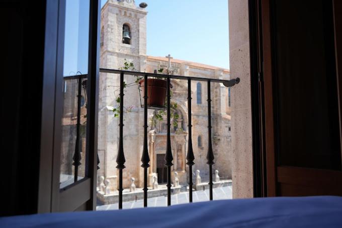 Apartamentos Turisticos Empecinado Roa ภายนอก รูปภาพ