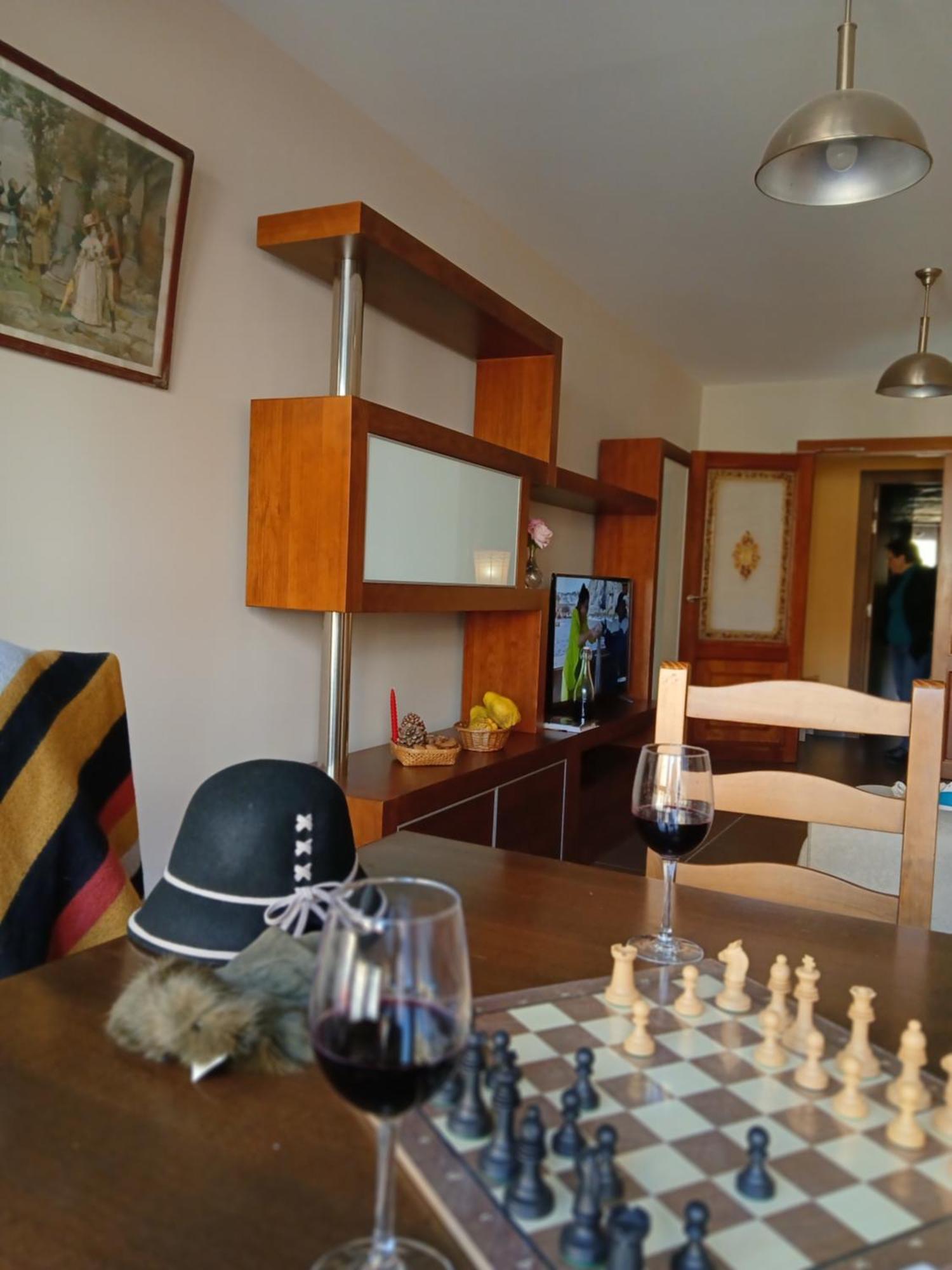 Apartamentos Turisticos Empecinado Roa ภายนอก รูปภาพ